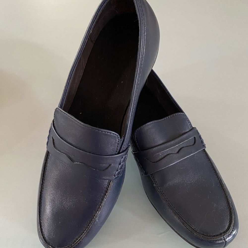 NEW Drew Berlin navy flats loafers 9 1/2 9.5